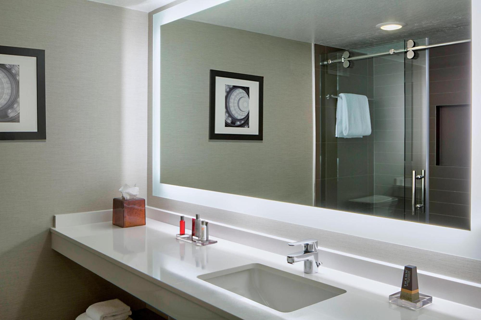 Отель Houston Marriott South At Hobby Airport Экстерьер фото