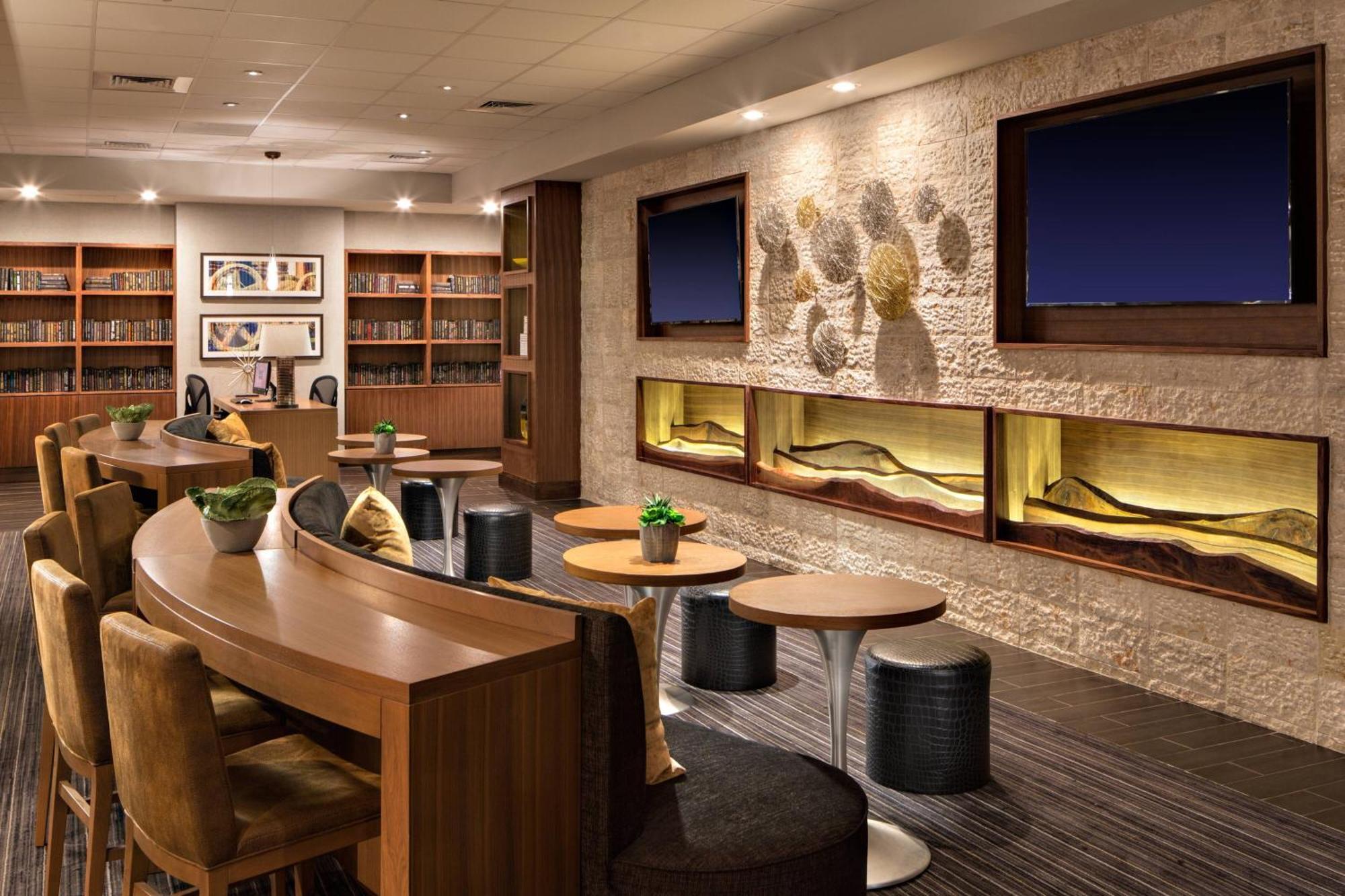 Отель Houston Marriott South At Hobby Airport Экстерьер фото