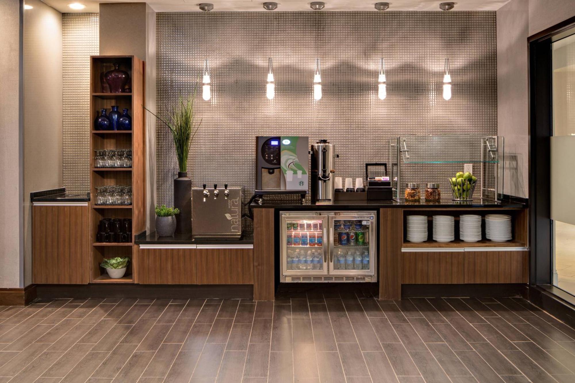 Отель Houston Marriott South At Hobby Airport Экстерьер фото
