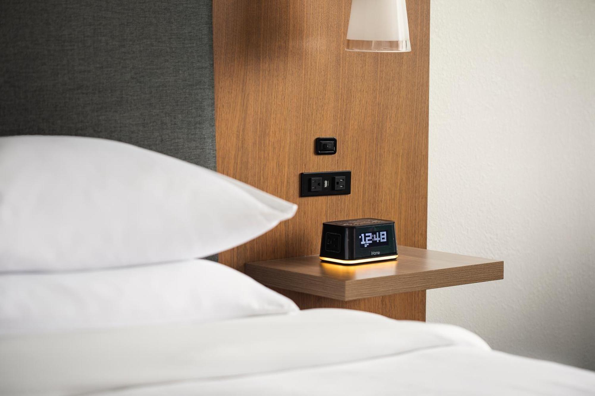 Отель Houston Marriott South At Hobby Airport Экстерьер фото