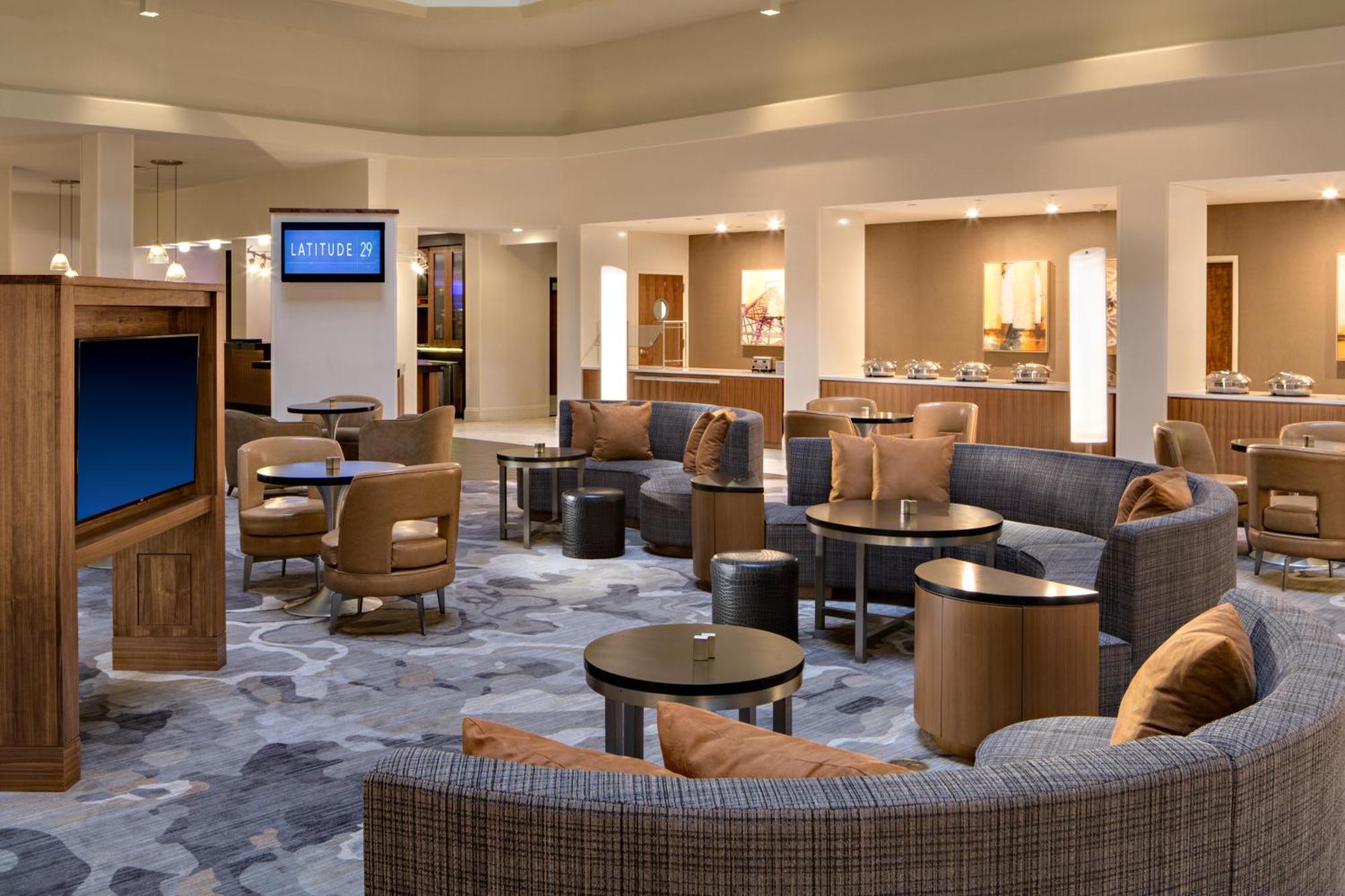 Отель Houston Marriott South At Hobby Airport Экстерьер фото