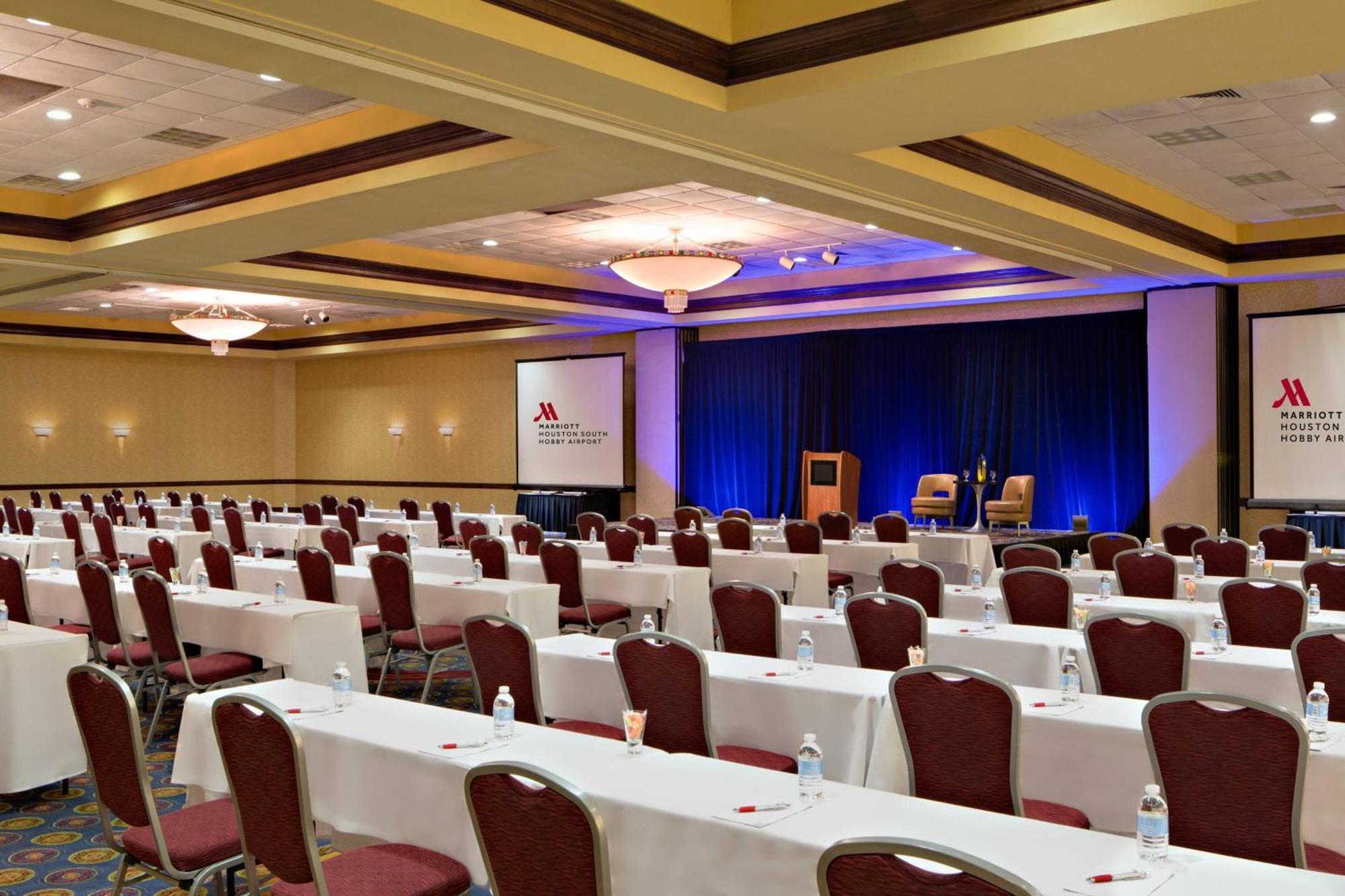 Отель Houston Marriott South At Hobby Airport Экстерьер фото
