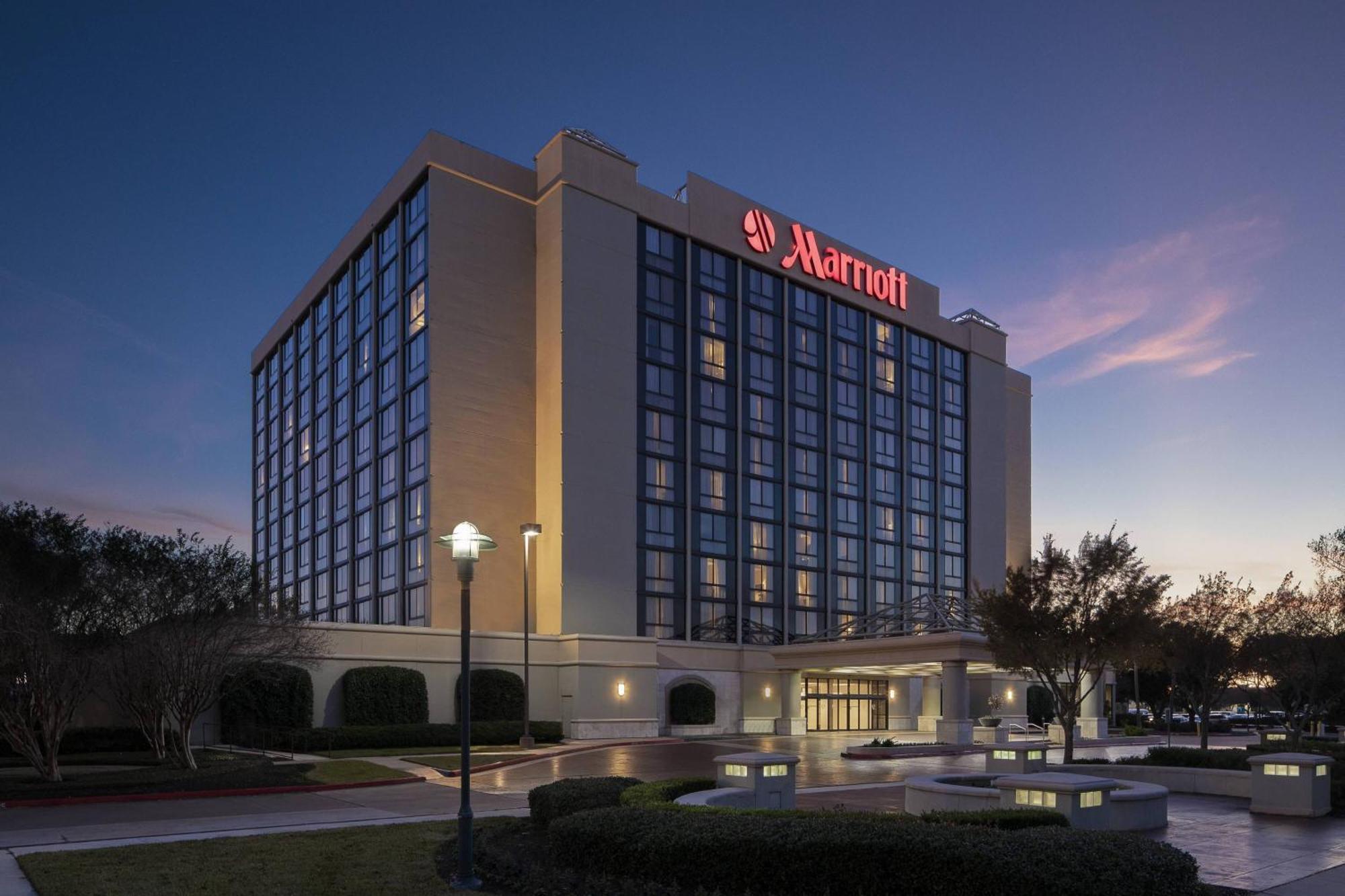 Отель Houston Marriott South At Hobby Airport Экстерьер фото