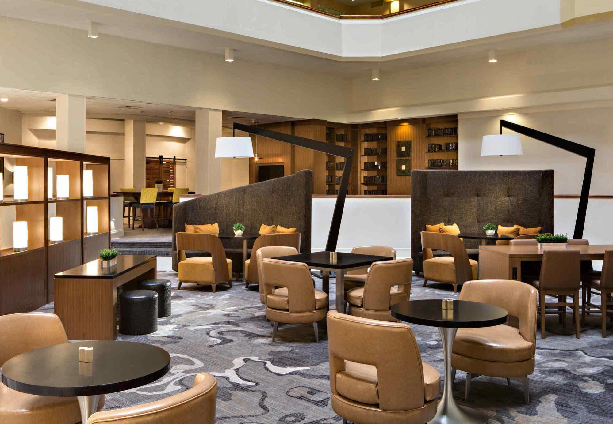 Отель Houston Marriott South At Hobby Airport Экстерьер фото