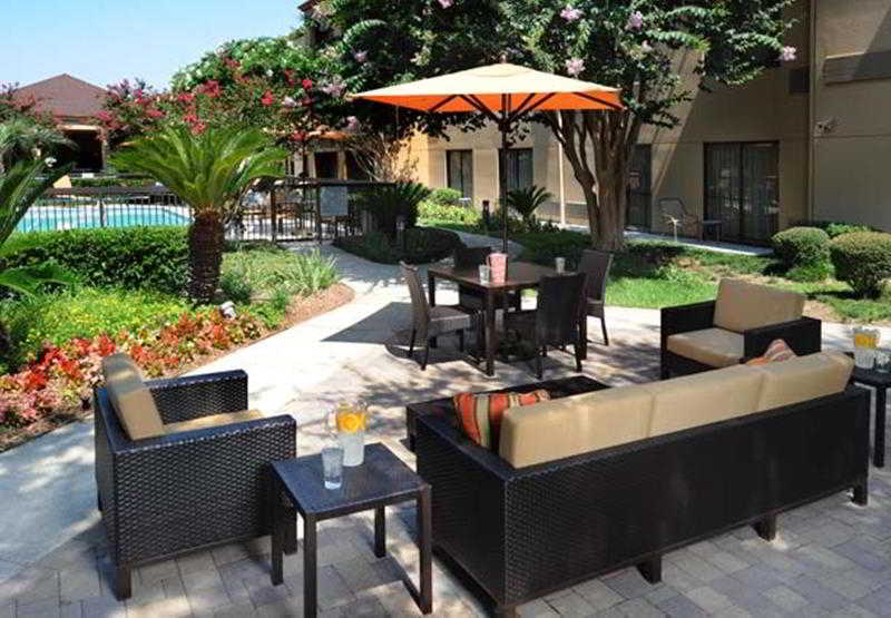 Отель Houston Marriott South At Hobby Airport Экстерьер фото