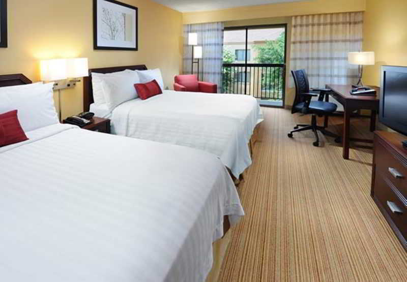 Отель Houston Marriott South At Hobby Airport Экстерьер фото