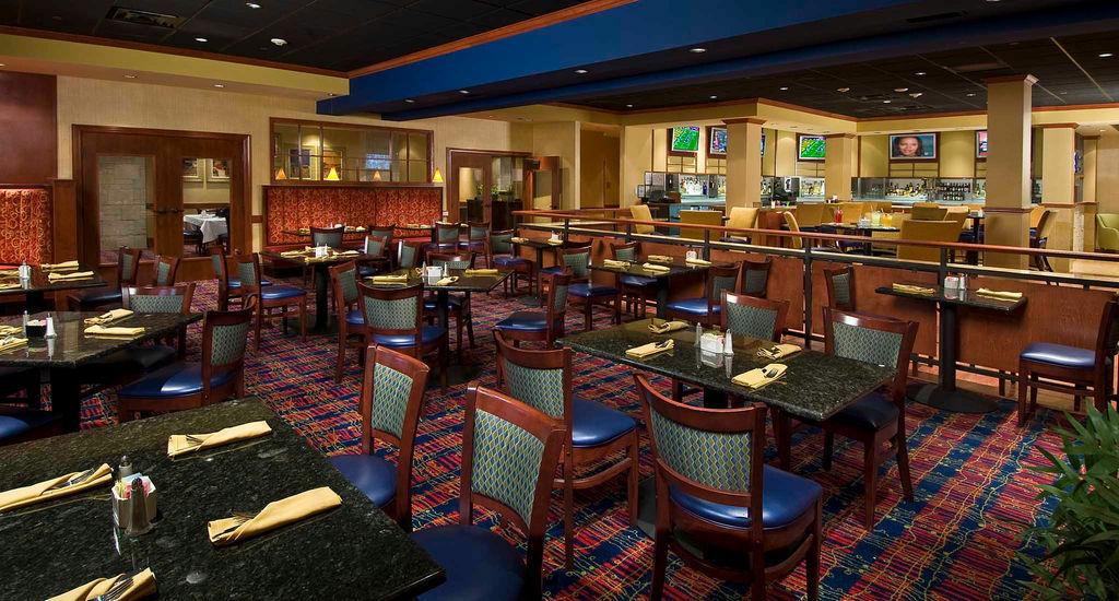 Отель Houston Marriott South At Hobby Airport Экстерьер фото